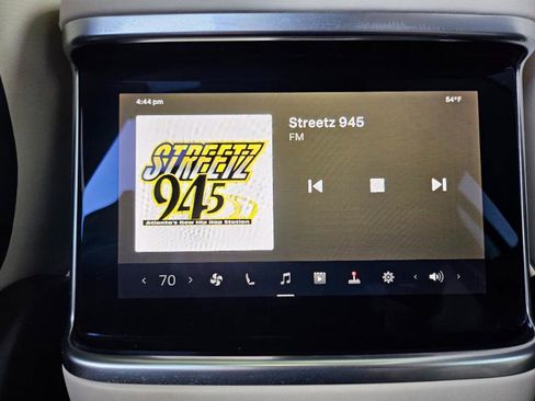 Used 2022 Tesla Model X image 57