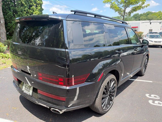 Used 2025 Hyundai Santa Fe Calligraphy AWD/4WD image 3