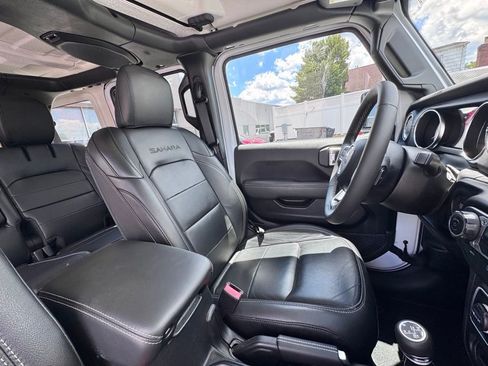Used 2023 Jeep Wrangler Unlimited Sahara AWD/4WD image 19
