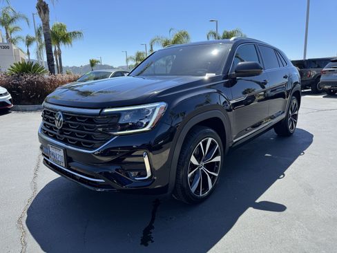 Used 2024 Volkswagen Atlas Cross Sport SEL Premium R-Line AWD/4WD image 2