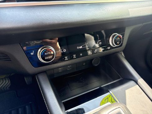 Used 2022 Mitsubishi Outlander SE AWD/4WD image 25