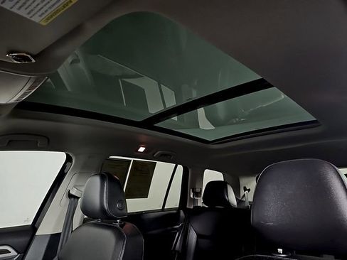 Used 2018 Volkswagen Atlas SEL FWD image 16