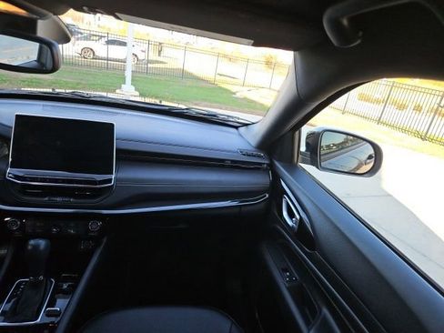 Used 2024 Jeep Compass Latitude w/ Convenience Group image 38