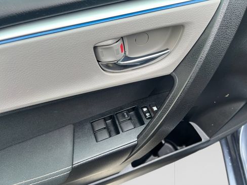 Used 2016 Toyota Corolla LE FWD image 11