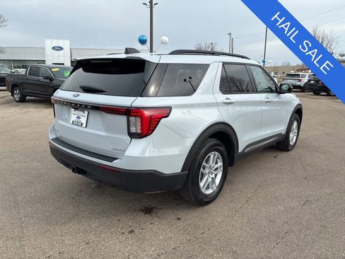 Used 2025 Ford Explorer Active AWD/4WD image 8