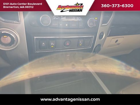 Used 2017 Nissan Titan SV image 15
