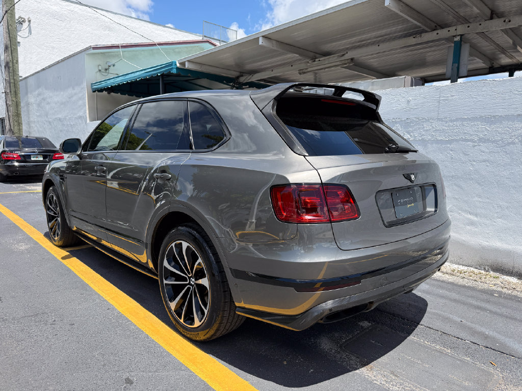 Used 2018 Bentley Bentayga AWD/4WD image 3