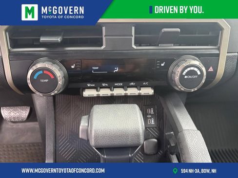 Used 2025 Toyota Tacoma SR5 AWD/4WD image 34