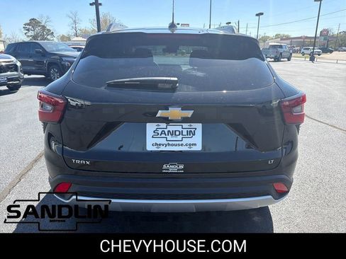 New 2026 Chevrolet Trax LT w/ Driver Confidence Package FWD image 8