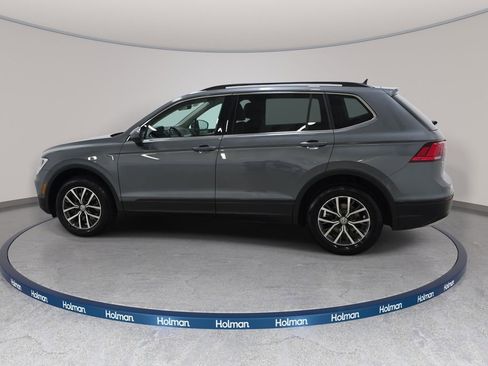 Used 2019 Volkswagen Tiguan SE w/ Panoramic Sunroof Package image 9