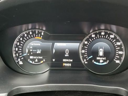 Used 2018 Ford Explorer Platinum image 22