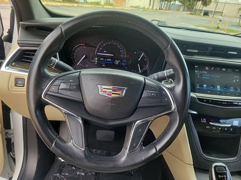 Used 2017 Cadillac XT5 FWD w/ LPO, Wheel Lock Package image 21
