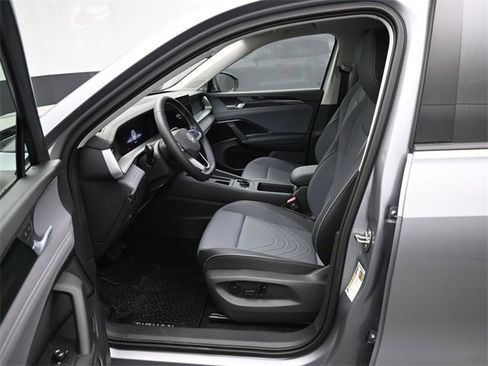 New 2026 Volkswagen Tiguan SE image 9