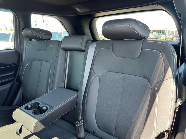 Certified 2025 Jeep Grand Cherokee Laredo X w/ Luxury Tech Group I AWD/4WD image 26