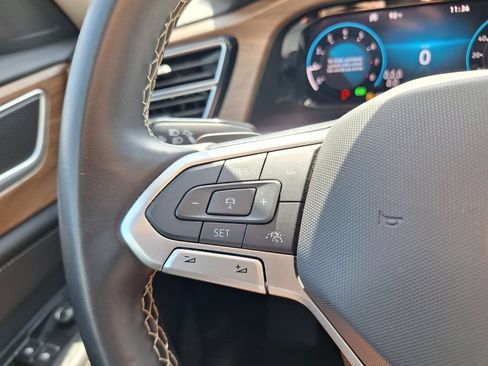 Used 2025 Volkswagen Atlas SE FWD image 18