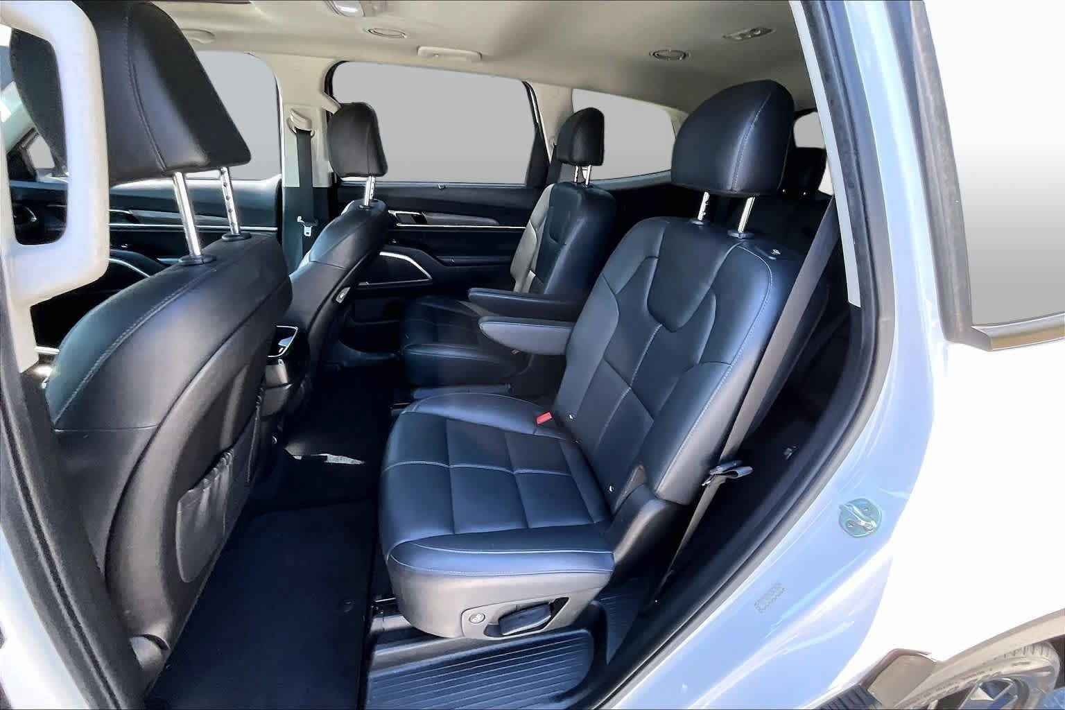 Used 2022 Kia Telluride EX w/ EX Premium Package AWD/4WD image 19