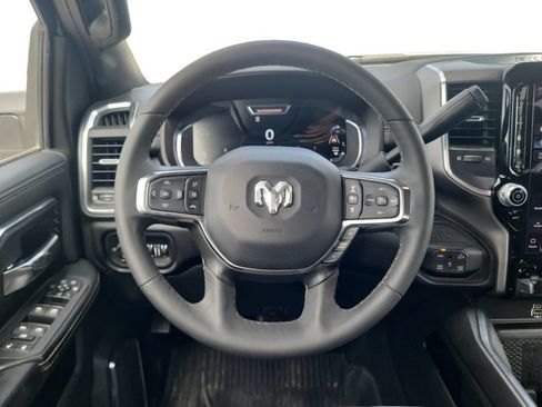 Used 2025 RAM 2500 Laramie AWD/4WD image 13