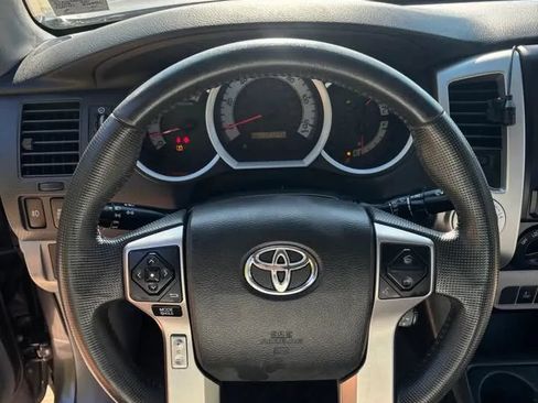 Used 2015 Toyota Tacoma 4x4 Double Cab w/ TRD Off-Road Package image 12