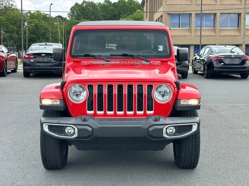 Used 2023 Jeep Gladiator Overland AWD/4WD image 12