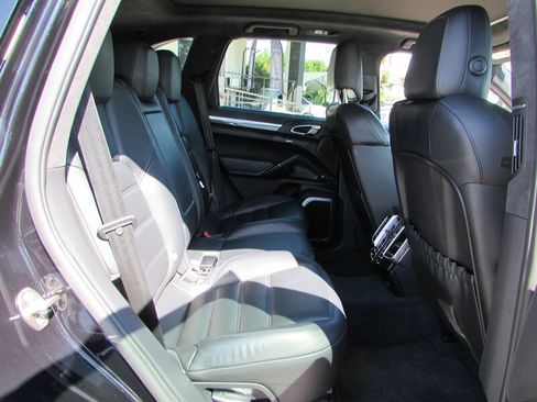 Used 2013 Porsche Cayenne Turbo AWD/4WD image 28