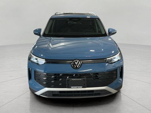Used 2026 Volkswagen Tiguan SE AWD/4WD image 2