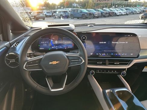 New 2026 Chevrolet Equinox EV LT image 27