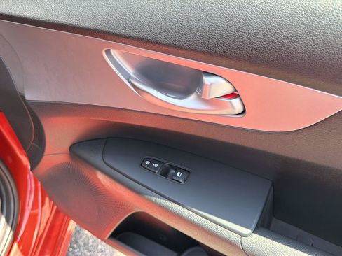 Used 2023 Kia Forte LXS FWD image 7