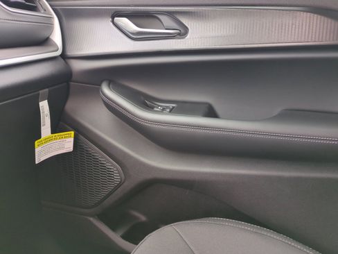 New 2025 Jeep Grand Cherokee Laredo X w/ Luxury Tech Group I image 16