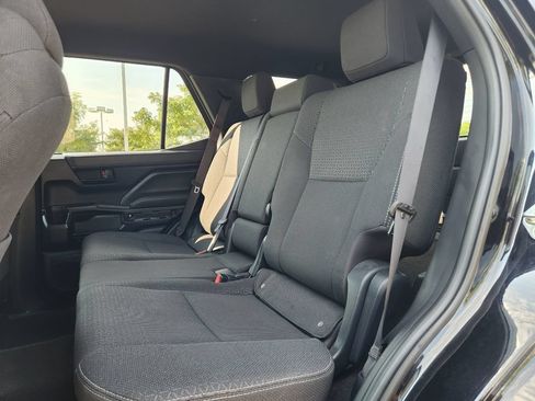 Used 2025 Toyota 4Runner SR5 AWD/4WD image 4