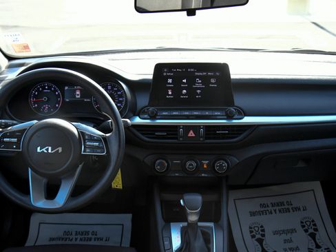 Used 2024 Kia Forte LXS w/ LXS Technology Package FWD image 31