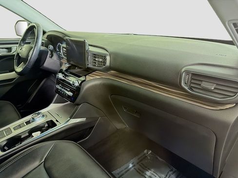 Used 2022 Ford Explorer Limited w/ Equipment Group 301A image 33