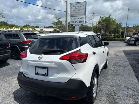 Used 2019 Nissan Kicks S FWD image 5