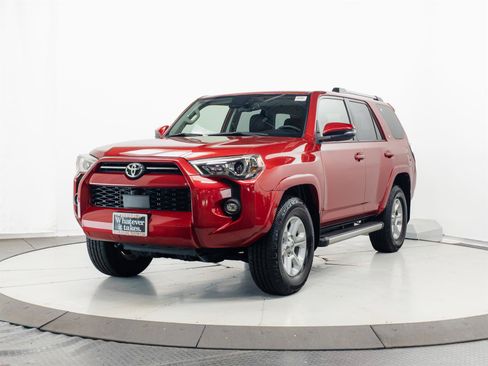 Certified 2022 Toyota 4Runner SR5 Premium w/ Moonroof Package AWD/4WD image 3