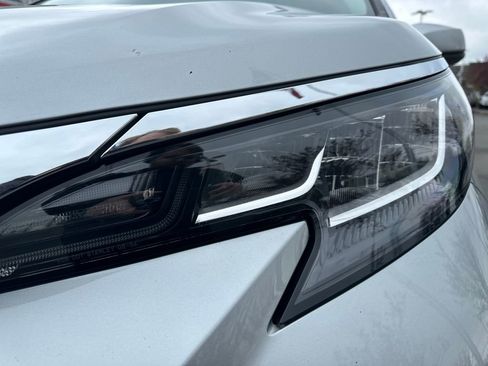 Used 2021 Toyota Sienna XLE image 9