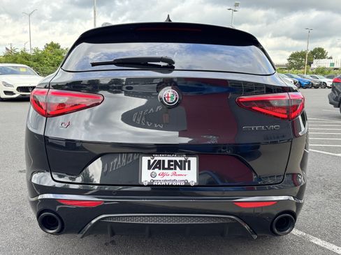 Used 2023 Alfa Romeo Stelvio Estrema AWD/4WD image 6