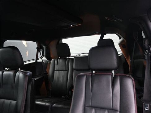 Used 2019 Dodge Grand Caravan GT image 15