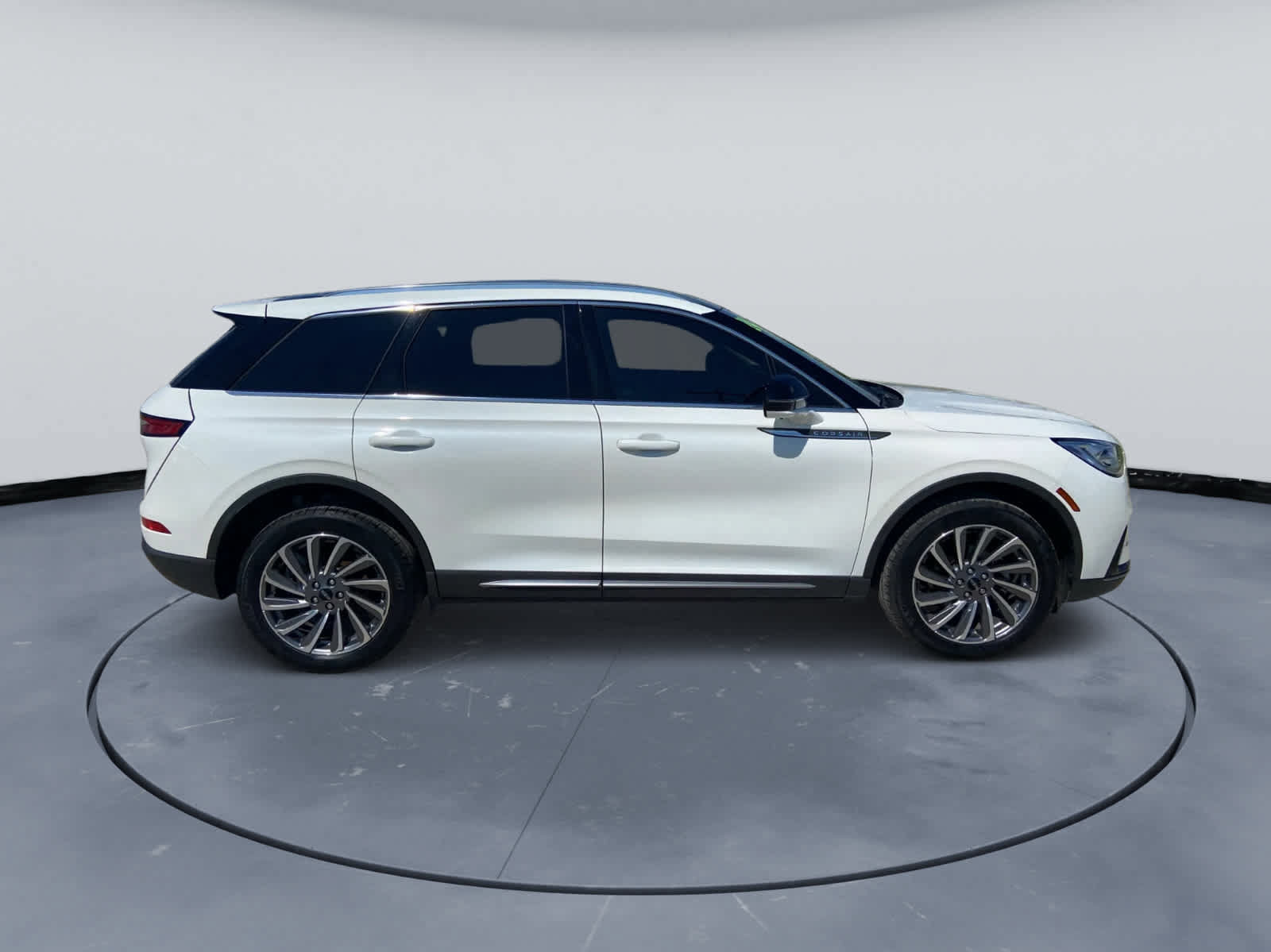 Used 2024 Lincoln Corsair Reserve w/ Equipment Group 201A AWD/4WD image 4