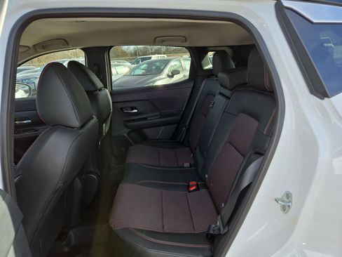 New 2026 Nissan Kicks SR image 17