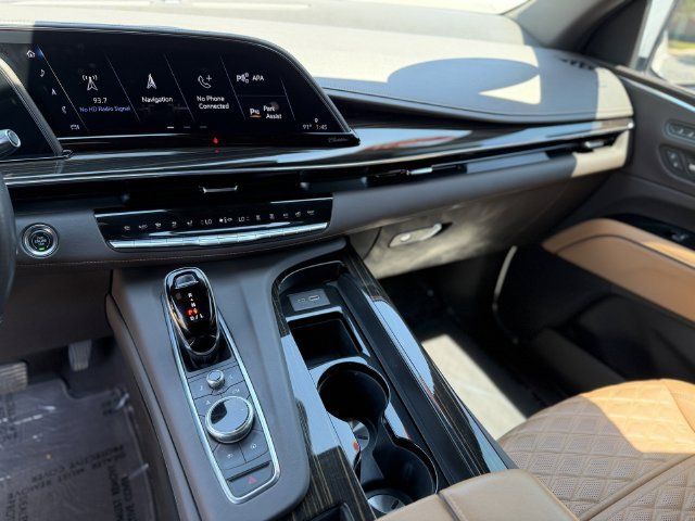 Used 2021 Cadillac Escalade Premium Luxury w/ Performance Package AWD/4WD image 18