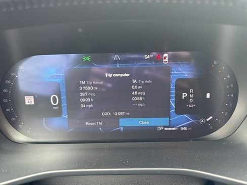 Certified 2025 Volvo XC40 B5 Core AWD/4WD image 24