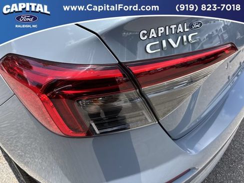 Used 2023 Honda Civic Sport image 15