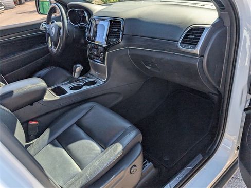 Used 2022 Jeep Grand Cherokee Limited image 17