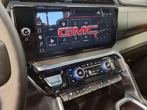 Used 2026 GMC Sierra 2500 Denali w/ Technology Package AWD/4WD image 14