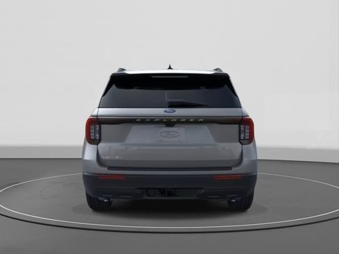 New 2026 Ford Explorer Active image 5