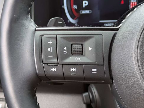 Used 2024 Nissan Pathfinder Platinum w/ Black Appearance Package image 29