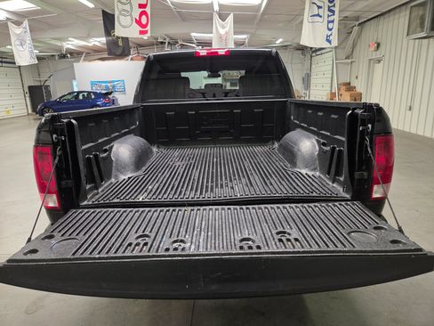 Used 2022 RAM 1500 Classic SLT RWD image 32