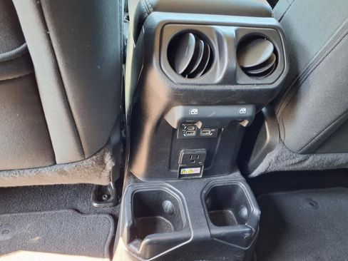 Used 2020 Jeep Wrangler Unlimited Sahara w/ Uconnect 4C Nav & Sound Group image 7