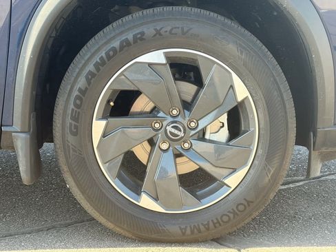 Certified 2024 Nissan Rogue SV w/ SV Premium Package image 10