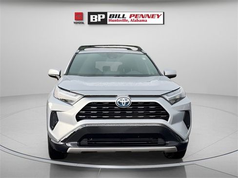 Used 2022 Toyota RAV4 SE image 2