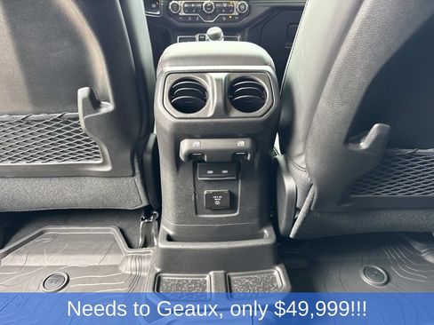 Used 2024 Jeep Wrangler Unlimited Rubicon AWD/4WD image 35